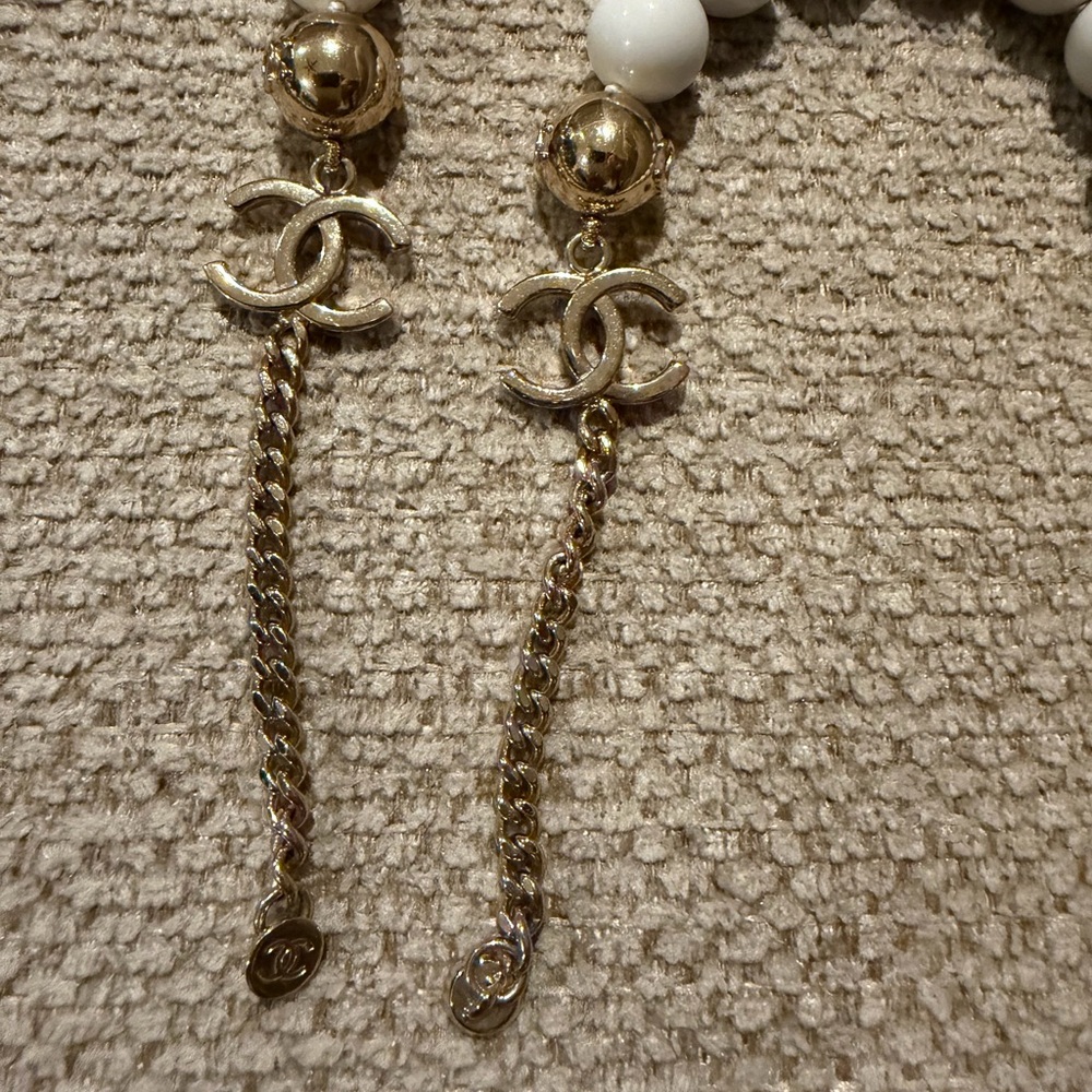 Elegant String ( from CC sunglasses) - Picture 2 of 3